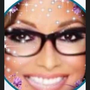 Meet your Posher, Donnamarie